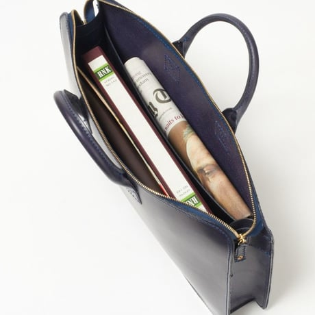 LIGHTWEIGHT  BRIEFCASE