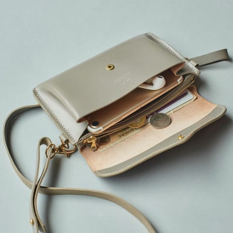 MEDIUM PURSE WITH STRAP