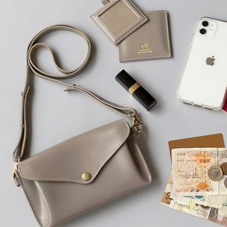 MEDIUM PURSE WITH STRAP
