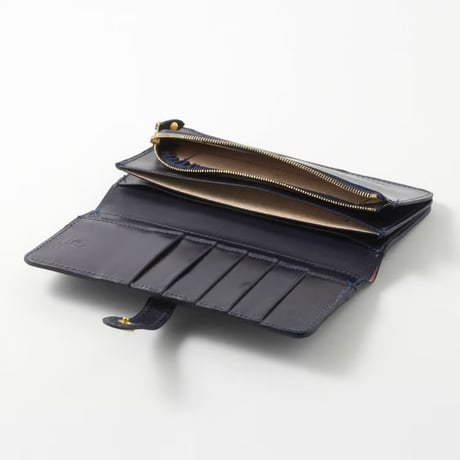 ROUND LONG PURSE / EMBOSSED LEATHER