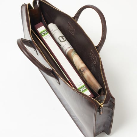 LIGHTWEIGHT  BRIEFCASE