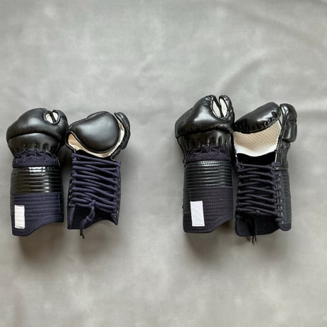 甲手　学販用黒人工皮革　手の内　白パンチ