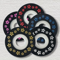 綺麗な印伝風紋様　印伝風鍔止めゴム桜