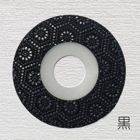 綺麗な印伝風紋様　印伝風ツバ止めゴム伝統柄 落ち着いた黒色