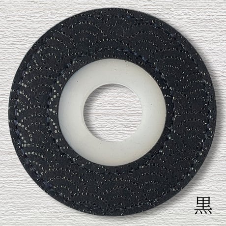 綺麗な印伝風紋様　印伝風鍔止めゴム青海波