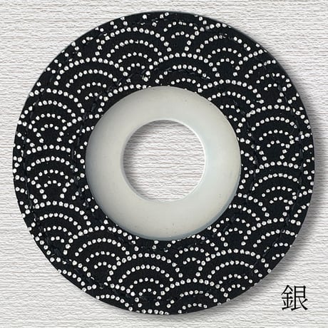 綺麗な印伝風紋様　印伝風鍔止めゴム青海波