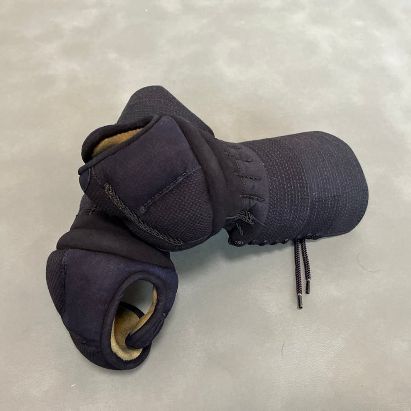 海外製 紺鹿革奴甲手 ソルボ入 手の内茶鹿革 | 武道総社