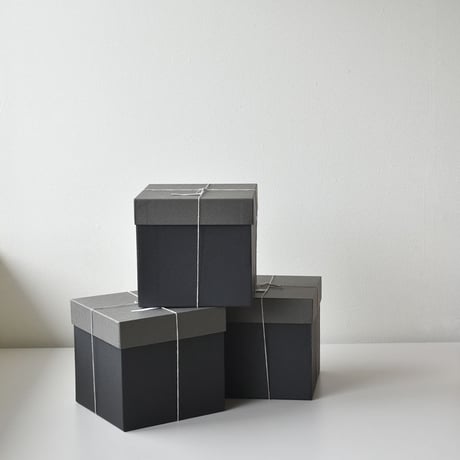 拭き漆の刳り貫きポット