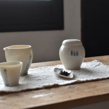 マイケル・ケリー　蓋もの   tea
