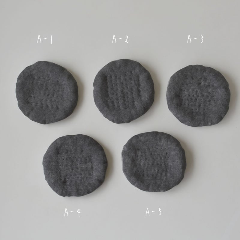 糸so. 継布まる敷き べんがら染め A | ハモニ