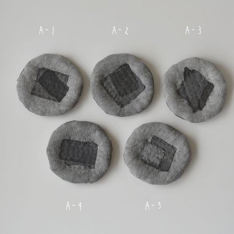 糸so. 　継布まる敷き　べんがら染め A