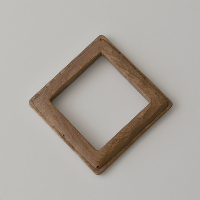 木彫りの壁掛け しかく | ハモニ