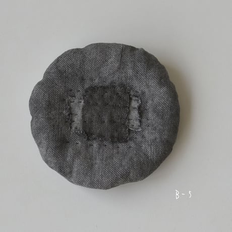 糸so. 　継布まる敷き　べんがら染め Ｂ