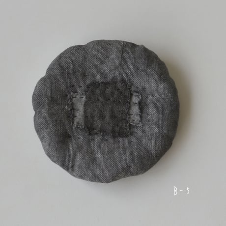 糸so. 　継布まる敷き　べんがら染め Ｂ