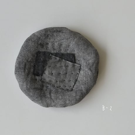 糸so. 　継布まる敷き　べんがら染め Ｂ