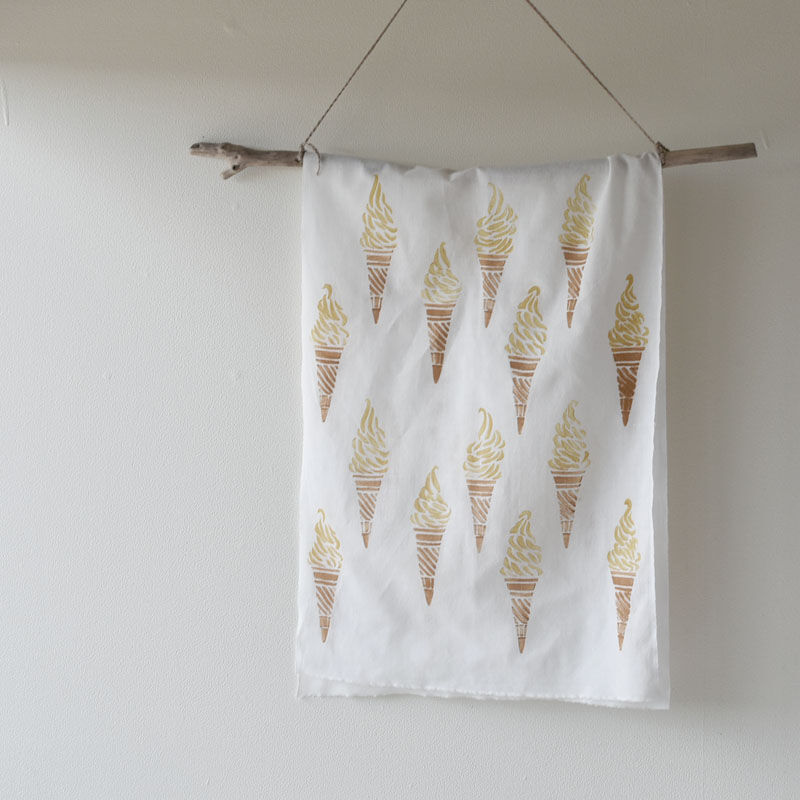 アケモドロ 型染め手ぬぐい ソフトクリーム | ハモニ