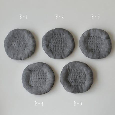 糸so. 　継布まる敷き　べんがら染め Ｂ
