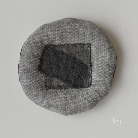 糸so. 　継布まる敷き　べんがら染め A
