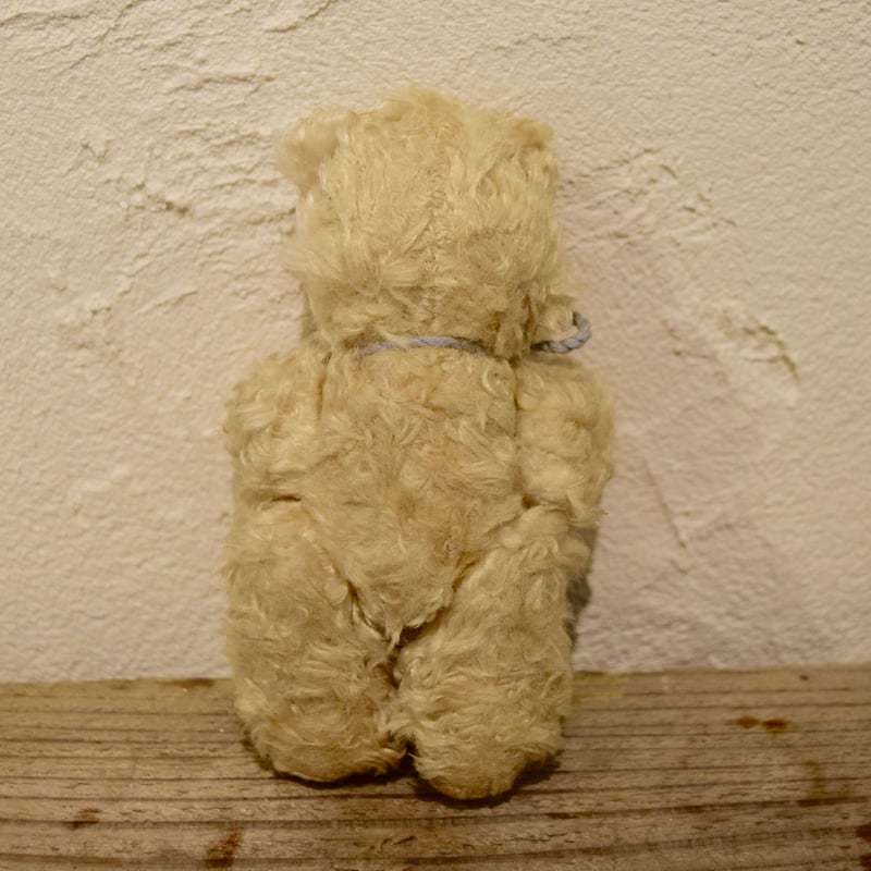 チェコ ミルクティー色のヴィンテージベア | Kitten Blue