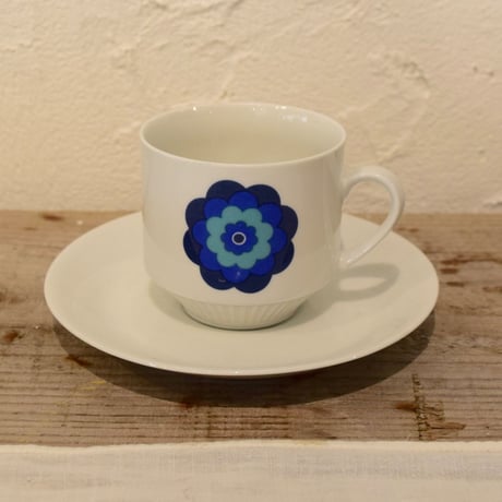 ドイツ　青いお花のカップ＆ソーサー　MITTERTEICH社