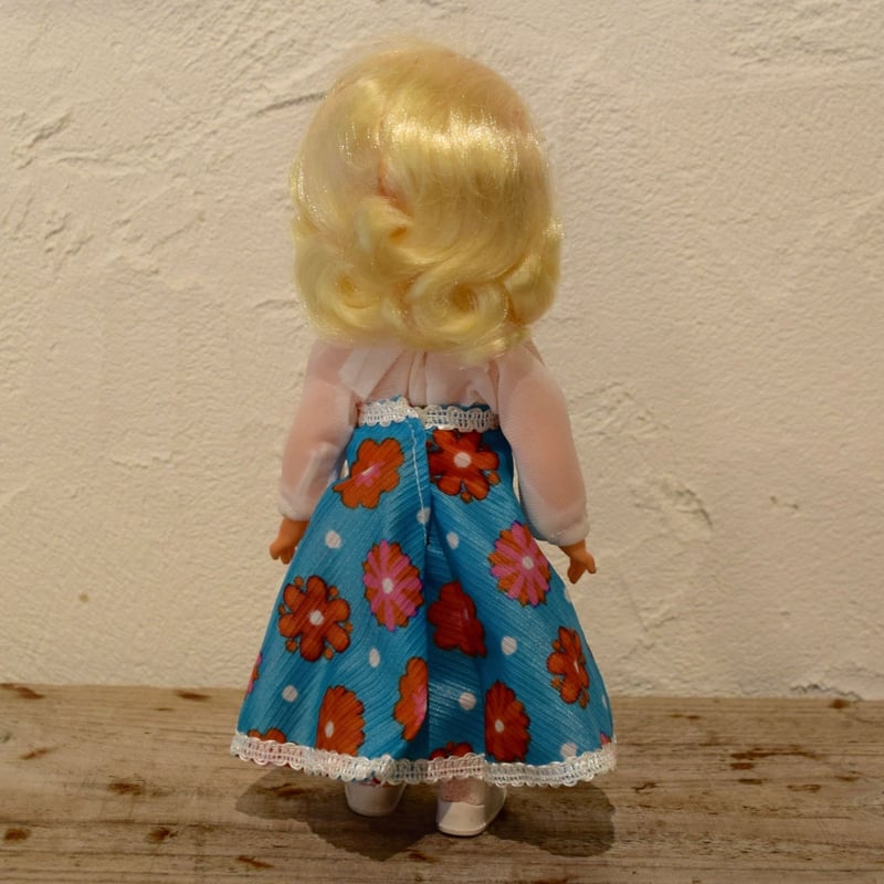 旧東ドイツ 花柄ワンピースの女の子 デッドストック | Kitten Blue