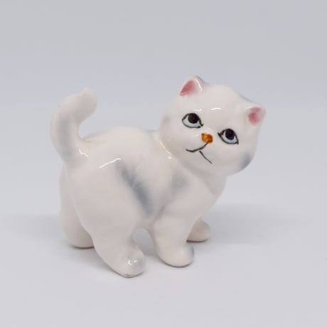ドイツ　もふっとおしりの白猫　フィギュリン