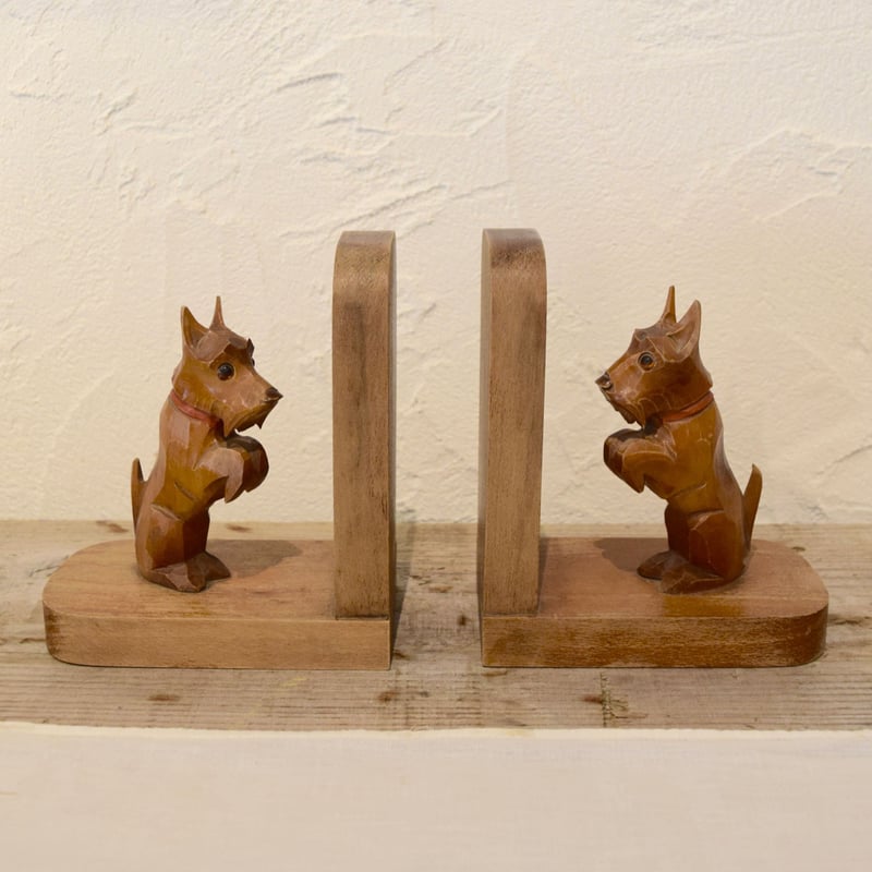 ハンガリー テリア犬のブックエンド | Kitten Blue