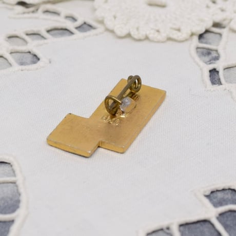 こぐまのミーシャ　小さめバッジ　ホワイト