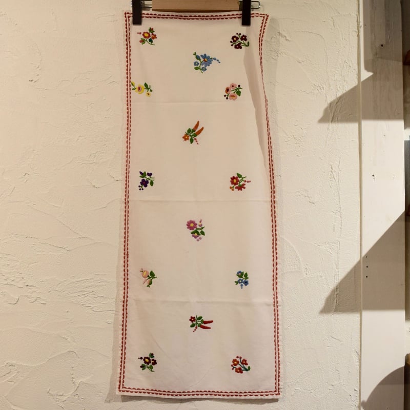 ハンガリー カロチャ刺繍 テーブルクロス 小花 | Kitten Blue