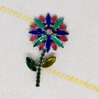 チェコ　ガラスラインストーンブローチ　一輪の花　ブルー・ピンク