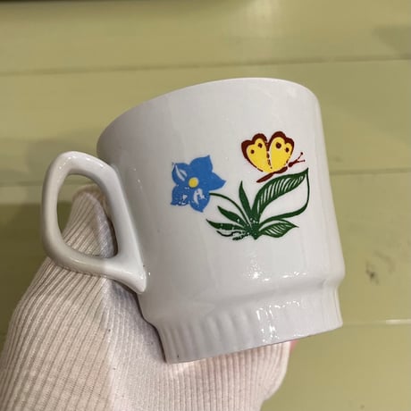 旧ソ連時代　小さめマグカップ　蝶々