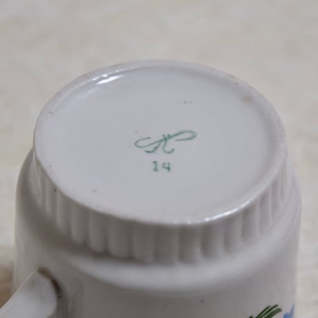 旧ソ連時代　小さめマグカップ　蝶々