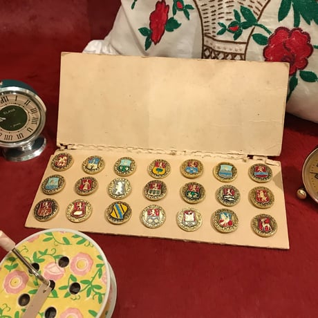 1個500円（※絵柄はランダムでのお渡しです） 旧ソ連 バッジ 紋章 1980年