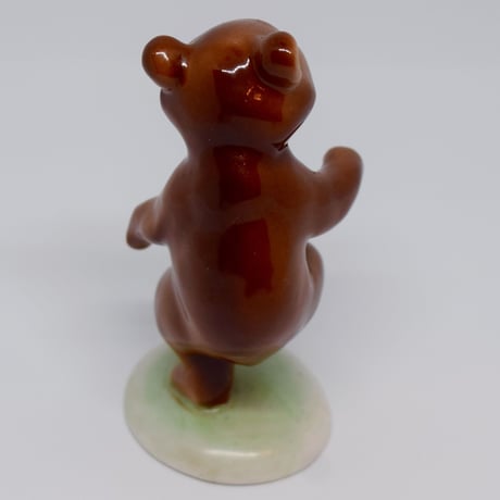 ハンガリー　愉快に踊るクマのフィギュリン