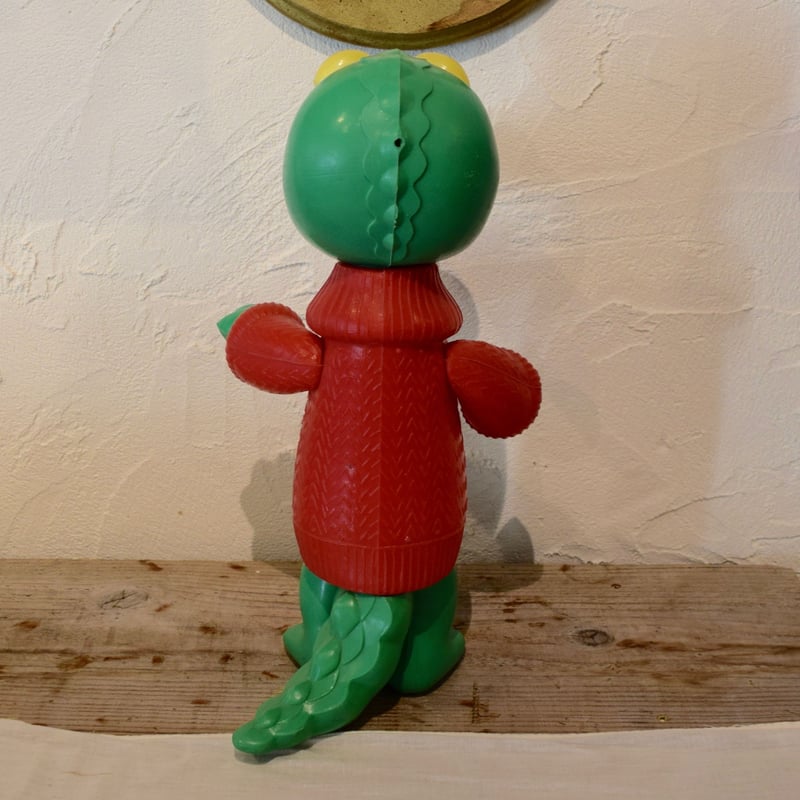 旧ソ連時代 ワニのゲーナ プラドール | Kitten Blue