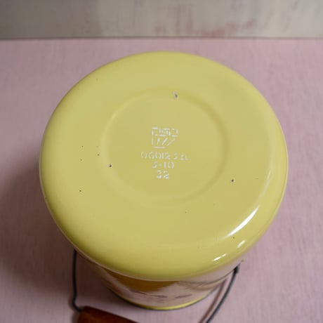 旧ソ連　ミルク缶　クリームイエロー