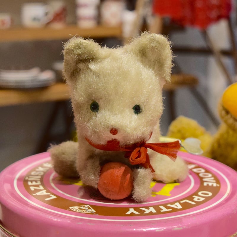 ハンガリー ゼンマイ仕掛けの猫 | Kitten Blue