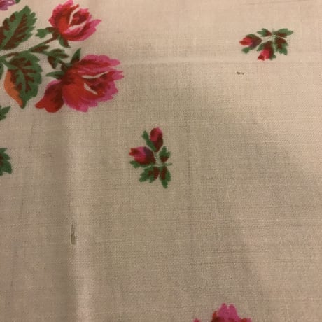 ソビエト　プラトーク　白　ピンク・紫のお花