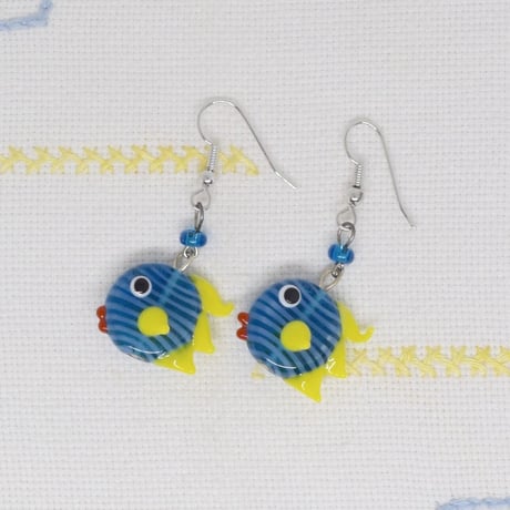 チェコ ボヘミアガラス ピアス 魚 ブルー