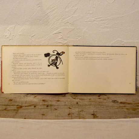 チェコ 絵本「POHADKOVE PRIHODY KOMINIKA VALENTY」1960年