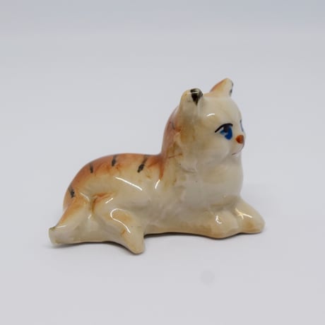 チェコ　ゆったり猫　陶器の置物