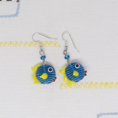 チェコ ボヘミアガラス ピアス 魚 ブルー