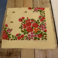 ソビエト　プラトーク　白　ピンク・紫のお花