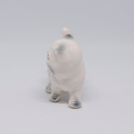 ドイツ　もふっとおしりの白猫　フィギュリン