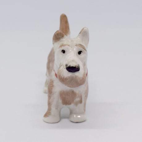 ハンガリー　パステルカラーのふんわりテリア犬　フィギュリン
