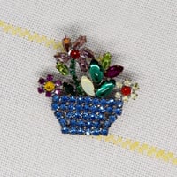 チェコ　ガラスラインストーンブローチ　花かご