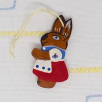 ドイツ　ウサギのオーナメント　赤スカート