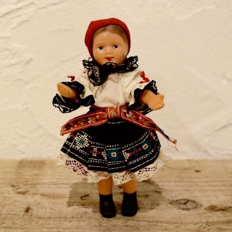 チェコ 民族衣装のお人形 南モラヴィア地方 | Kitten Blue