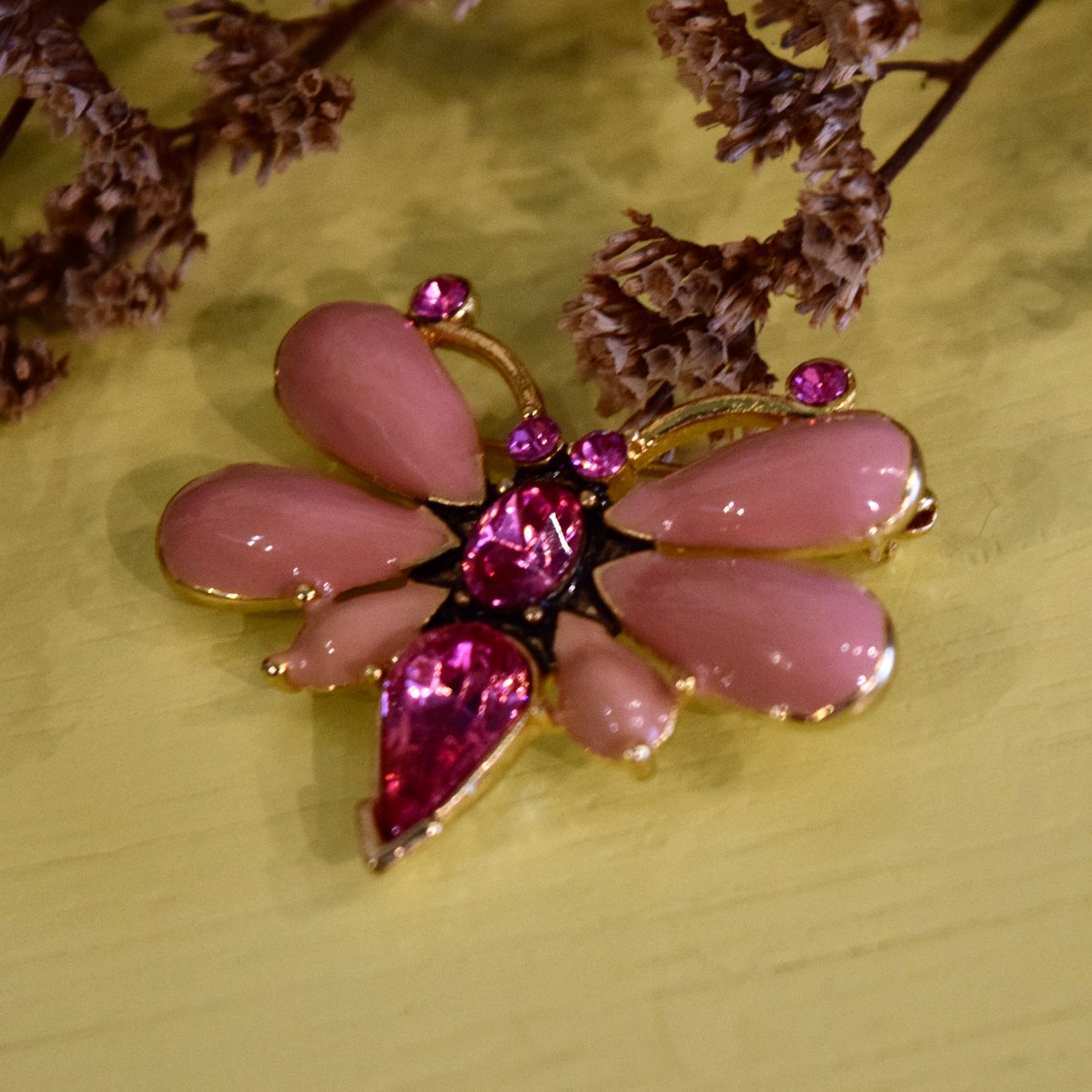 昆虫ブローチ ピンク | Kitten Blue