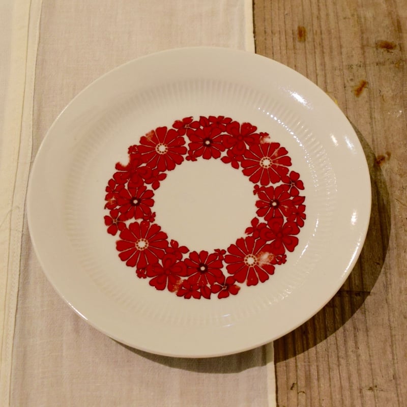 旧東ドイツ 赤いお花のケーキ皿 | Kitten Blue